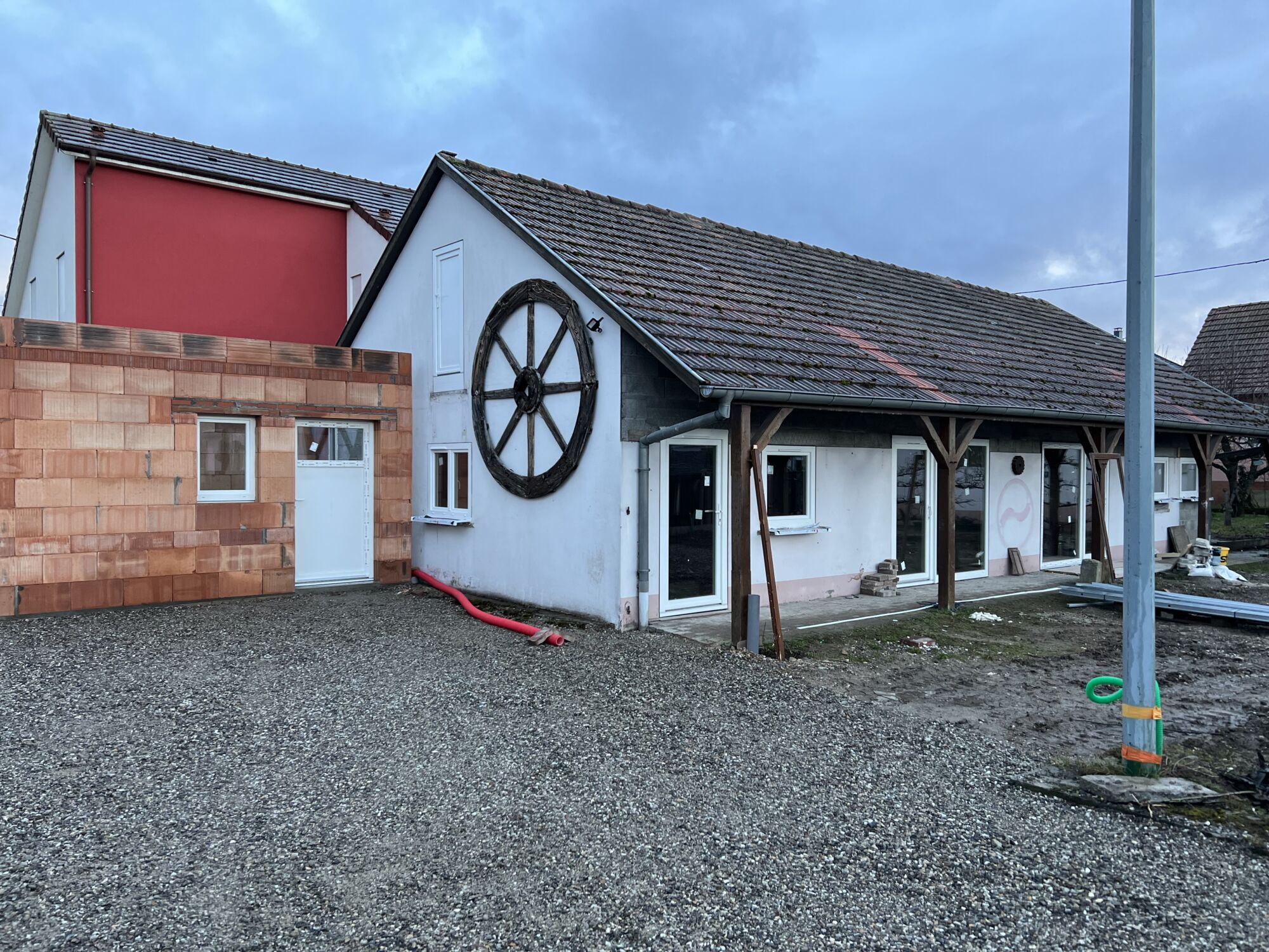 TS Fermetures : pose de menuiseries extérieures et fermetures dans le Haut-Rhin près d&#8217;Ensisheim Saint-Louis 1